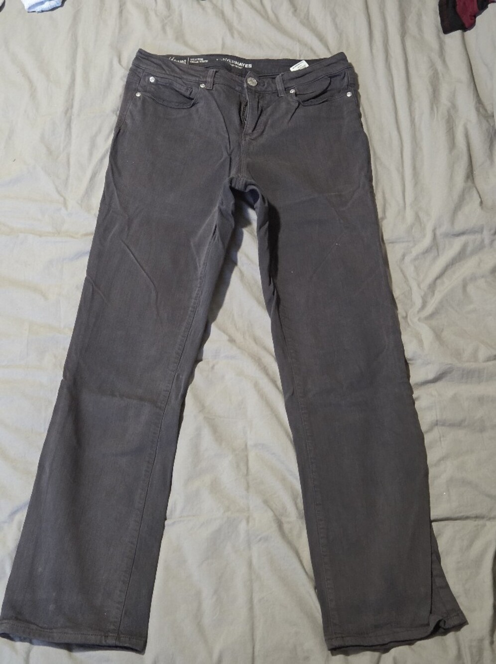 Denver Hayes Straight-Leg Jeans in Charcoal